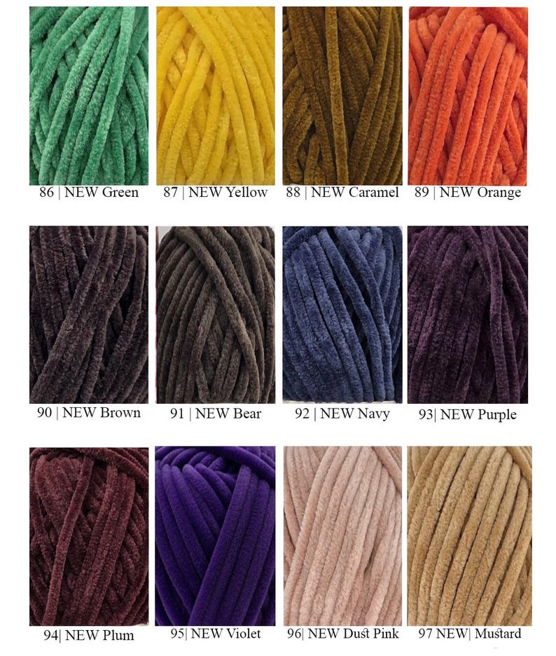 以下が含まれることがあります： 86から97までの番号と、Green、Yellow、Caramel、Orange、Brown、Bear、Navy、Purple、Plum、Violet、Dust Pink、Mustardという色名が付けられた、様々な色のプラッシュベルベット毛糸の12個の束のグリッド。