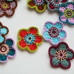 Crochet Flower Motifs 4pcs applique decoration trimming embellishment scrapbook flower image 6