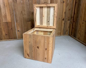 Caja de almacenamiento rústica de madera recuperada