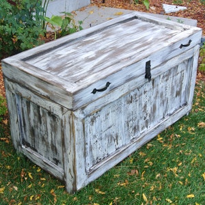 Distressed Storage Chest Trunk, hope chest, toy chest, blanket storage, rustic home decor, custom, coffee table, decorative trunk, multi-use
