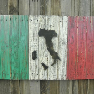 3D Distressed Italian Flag, Italy, Rome, Venice, Pisa, Italian American, wall art, reclaimed pallet wood, recycled, wall hanging, distressed