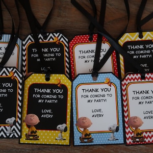 Etiquetas para recuerdos, regalos y agradecimientos de Peanuts (8 unidades) *** PERSONALIZABLES *** (Charlie Brown, Snoopy, Woodstock)