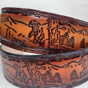 Personalized Leather Belt / Cabin in the woods / Free Name / Free shipping