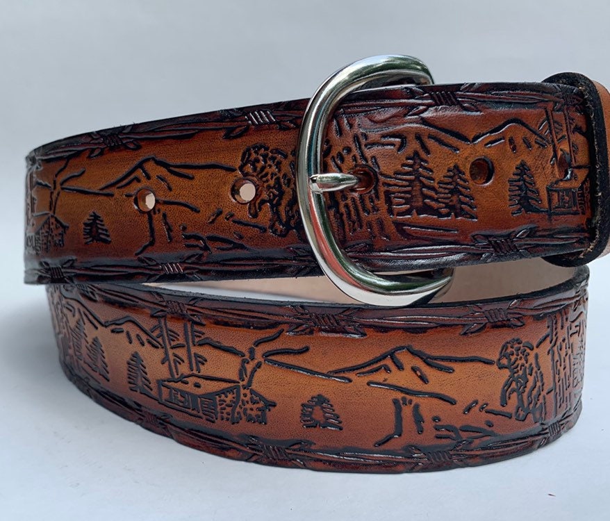 Personalized Leather Belt / Cabin in the Woods / Free Name  display picture 2