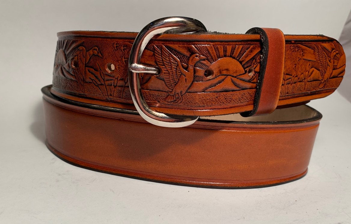 Personalized Leather Belt / Duck scene / Free name / Free Shipping