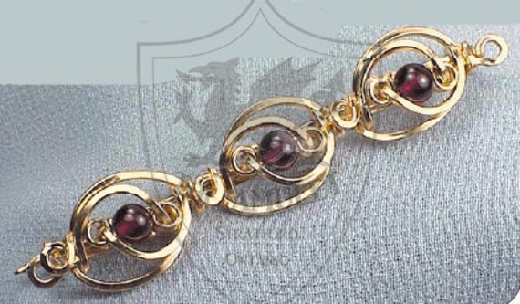 Three shop sisters pin
