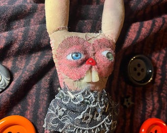 Muñeca de arte hecha a mano Crusty Bunny - carne de res