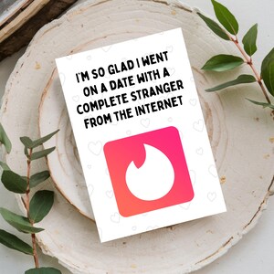 Estou tão feliz por ter ido a um encontro com um completo estranho da Internet - Cartão de felicitações, para impressão SOMENTE DOWNLOAD DIGITAL para cartão 5x7