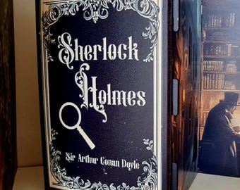 Sherlock Holmes Glow Book Scene – Laser Cut & Printed 3D Book Art, Shelf illuminated display for Led lights, Book nook window sil artwork