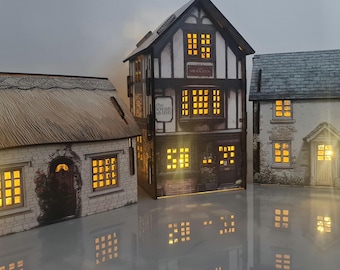 3x English Country Village Houses – Tudor Pub Swan Inn, Thatched Cottage & Cotswold Cottage – Slot Together LED Decor – Byggby Interior