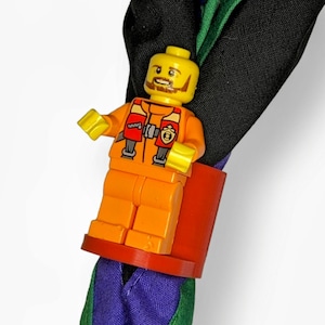 Lego Minifig display Woggle | Beavers Cubs Scouts Explorers | 3D printed Necker Slide