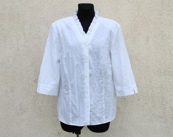 Vintage Peasant Blouse women's /  white Wrinkled Blouse / white Sheer Blouse women's / Ruffled Jabot / Shoulder Pads