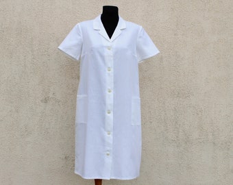 Vintage white Nurse Dress / 70s 80s Doctor Robe / Button Down Uniform Dress / Retro Pharmacy Dress / Medical Overalls / Hospital Dress