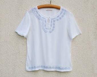 Vintage white cotton Embroidered Blouse / white Cotton Top women's / National Costume