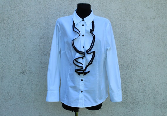 Vintage white Jabot Blouse women's / Ruffled Coll… - image 1