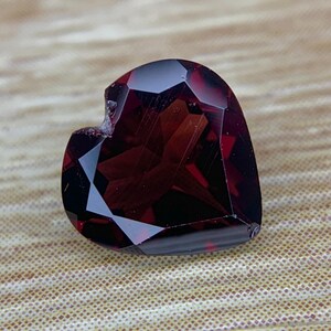 Natürlicher GRANAT Schliff 1,99 Karat