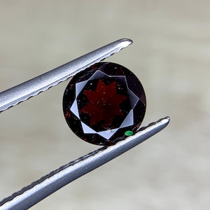 Natürlicher GRANAT Schliff 1.280 Karat