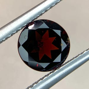Natürlicher GRANAT Schliff 1,45 Karat