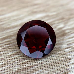 Natürlicher GRANAT Schliff 1,75 Karat