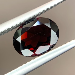 Natürlicher GRANAT Schliff 1.56 Karat