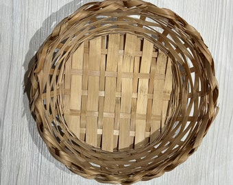 50 x Round wooden baskets for gifts, hampers or crafts 20cm across 6cm deep.  40p Each