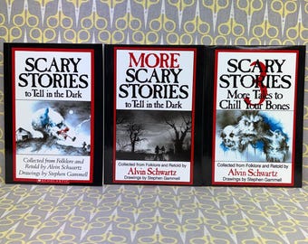 Trilogía de Cuentos de Miedo para Contar en la Oscuridad de Alvin Schwartz - Ilustraciones originales de Stephen Gammell - Set de 3 libros, Edición Scholastic