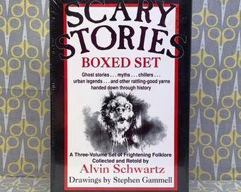 Colección sellada de libros de bolsillo "Historias de miedo para contar en la oscuridad" de Alvin Schwartz, trilogía original de terror ilustrada por Stephen Gammell.