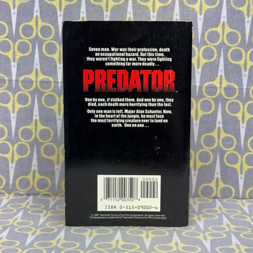 ポール・モネット著『プレデター』ペーパーバック本 アーノルド