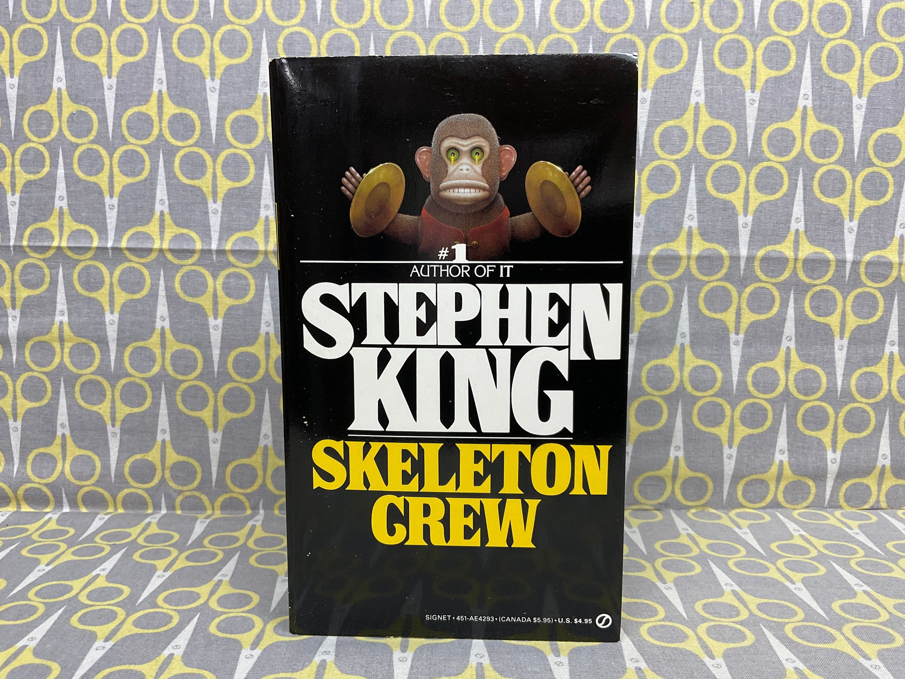 Skeleton Crew by Stephen King Paperback Book Vintage Short photo