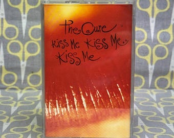 Kiss Me Kiss Me Kiss Me von The Cure - klassische alternative Kassette