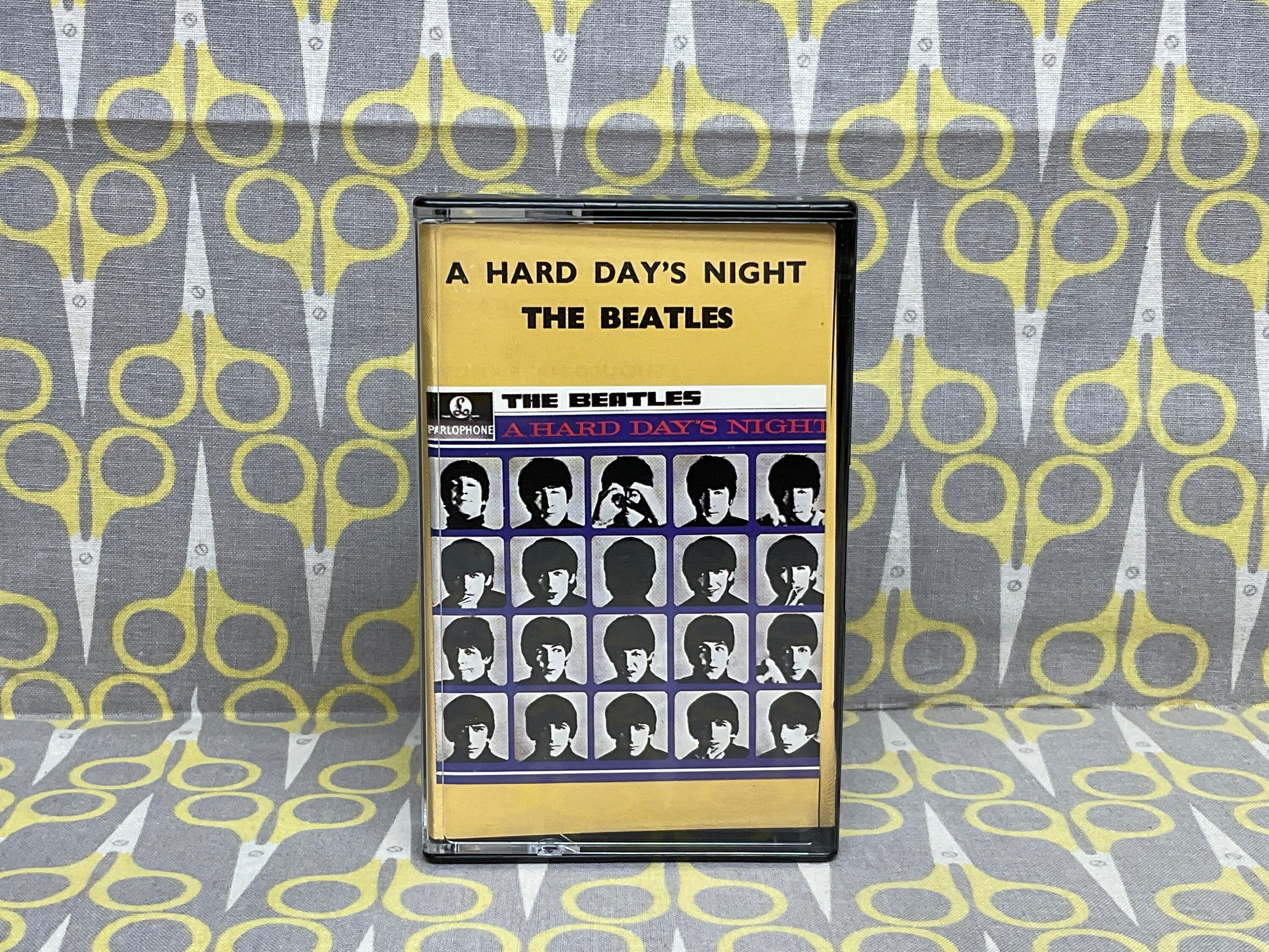 The Beatles 世界限定100本 ビートルズ缶入りカセットテープ