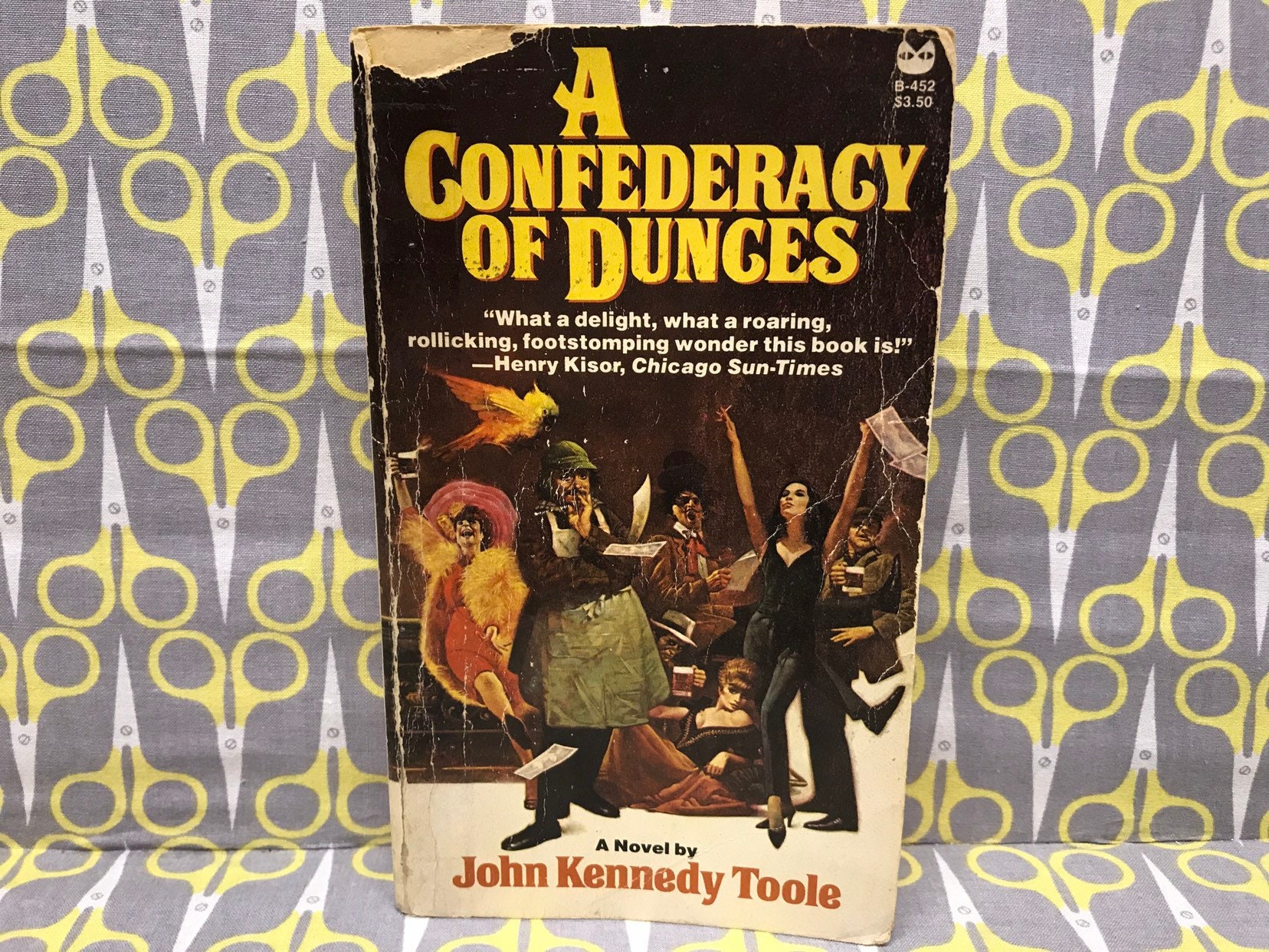 book review a confederacy of dunces book review a confederacy of dunces
