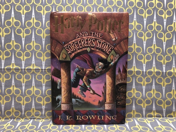 ハリー・ポッターと賢者の石 JK ローリング著 ハードカバー本