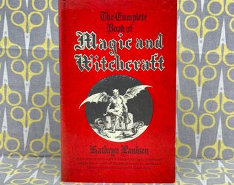 El libro completo de magia y brujería de Kathryn Paulsen – Primera edición (1970) – Libro de bolsillo Vintage Occult Guide