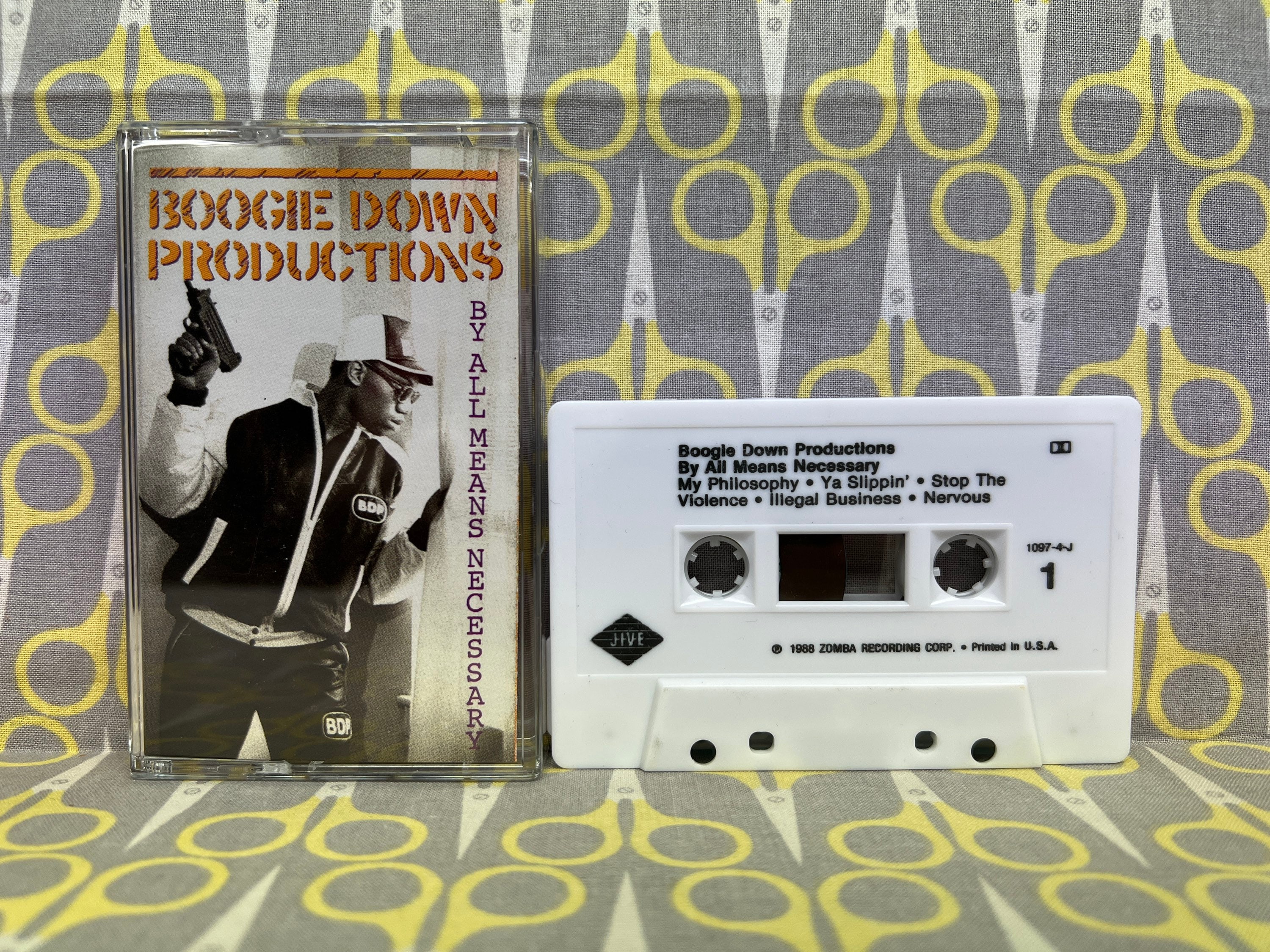 Boogie Down Productions の「By All Means Necessary」カセットテープ 