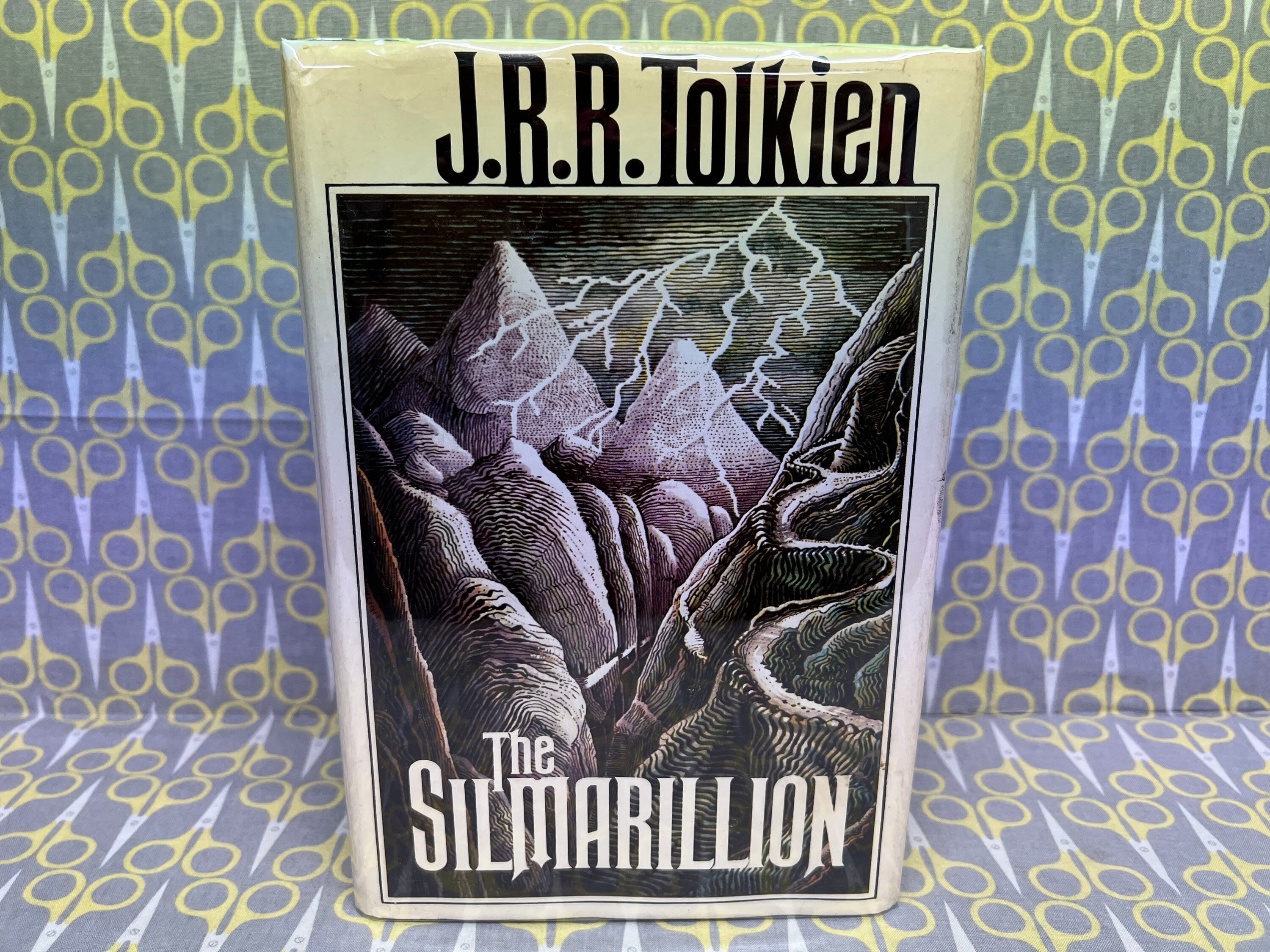 Il Silmarillion di JRR Tolkien libro con copertina rigida Dust