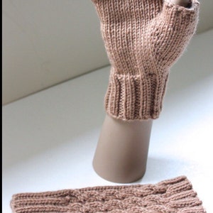 PDF Amberley Fingerless Gloves Knitting Pattern tricoté en rond Taille pour adultes et adolescents Autorisation de vendre des produits finis image 4