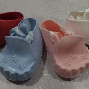 vintage Cinderella Moccasin Doll Shoe avec fermeture de ruban #3