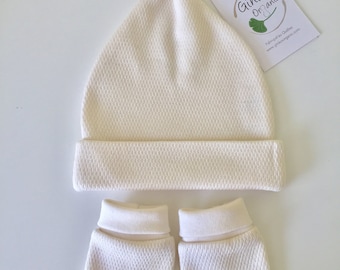 Organic Cotton Baby Knot Hat and Mittens Set, natural knit, Newborn Gift