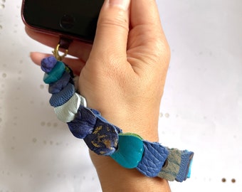 Stevige leren telefoonband met schakelketting | Handgemaakte blauwe lederen polsband telefoonbedel | Portemonnee riem sleutelkoord | Duurzaam ecocadeau