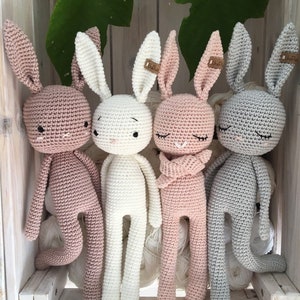 le grand lapin LUCKY, disponible aussi en taille de 25cm