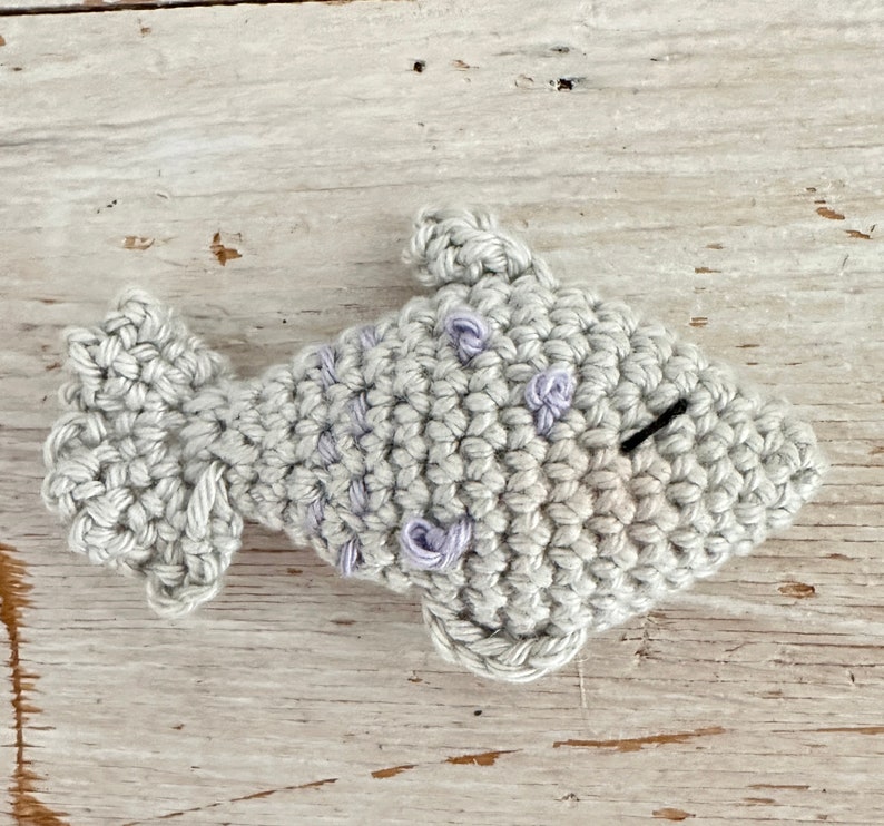 crochet pattern little polar bear PLUME with his plushie fish, a special gift for special events image 4