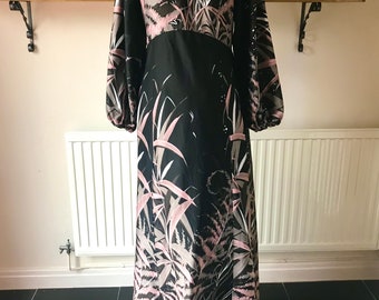 Vintage dress maxi dress 70s 80s black pink leaf design boho