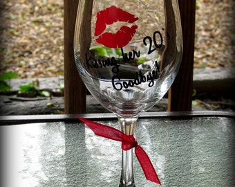 Kissing her 20&#39;s goodbye Birthday Wine glass, White Wine Birthday Glass, Large 20oz Turning 30 Birthday Glassfast Shipping