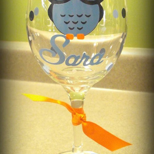 Personalized Wine Glass "owl drink to that", Owl Wine Glass, Personalized Owl Glass, Owl lover, Personalized Wine Glass