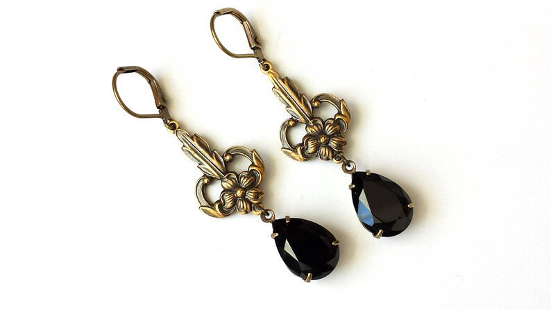 Crystal Black Teardrop Glass Vine Collar Necklace & Earrings Set main image 0