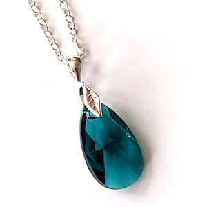 Emerald Teardrop Necklace, Emerald Shimmer Crystal Necklace, Crystal Drop Necklace, Emerald Necklace, Jewelry Gift, Anniversary Gift