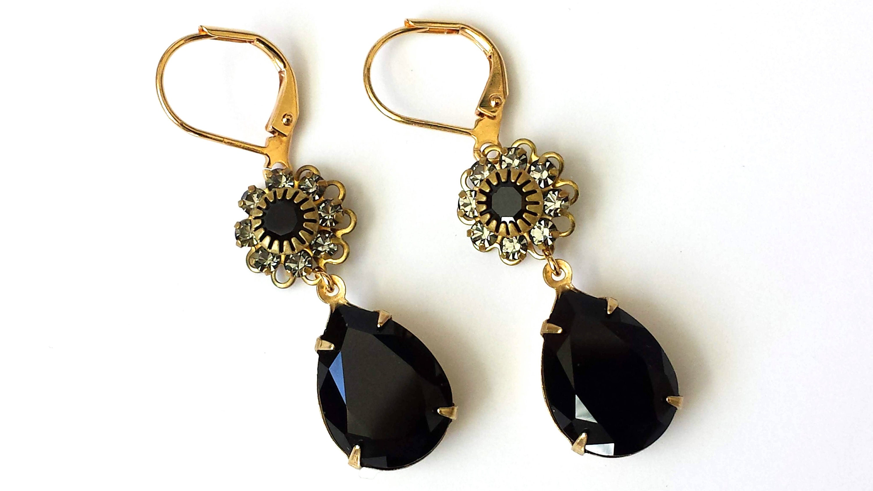 Boucles D'oreilles Vintage Gros Strass Cristal - Couleurs Noir Et Doré, Fermoir Clip - Occasion