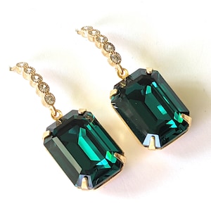 Elegant Emerald Crystal Earrings, Emerald Green Crystal Earrings, Wedding Bridal Jewelry, Emerald Earrings, Anniversary Gifts, Holiday Gifts