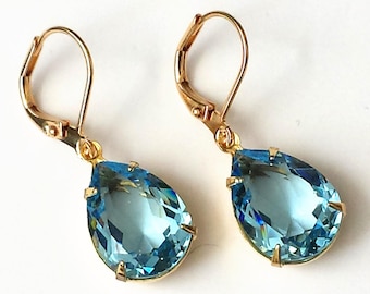 Light Sapphire Kristall Teardrop Ohrringe, vergoldet, handgemachter Schmuck